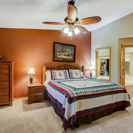 Brown Family Condo For Families Golf Trips And Girls Getaways Wisconsin Dells Eksteriør billede
