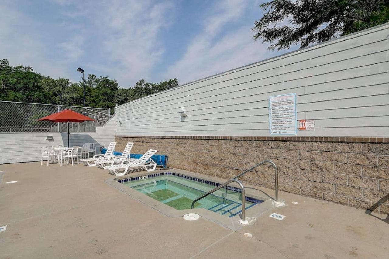 Brown Family Condo For Families Golf Trips And Girls Getaways Wisconsin Dells Eksteriør billede