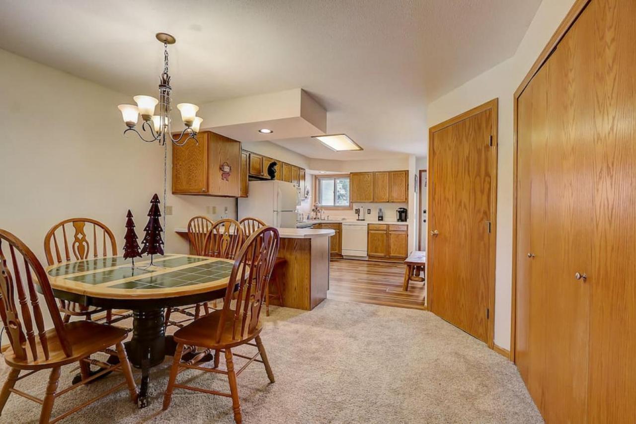 Brown Family Condo For Families Golf Trips And Girls Getaways Wisconsin Dells Eksteriør billede